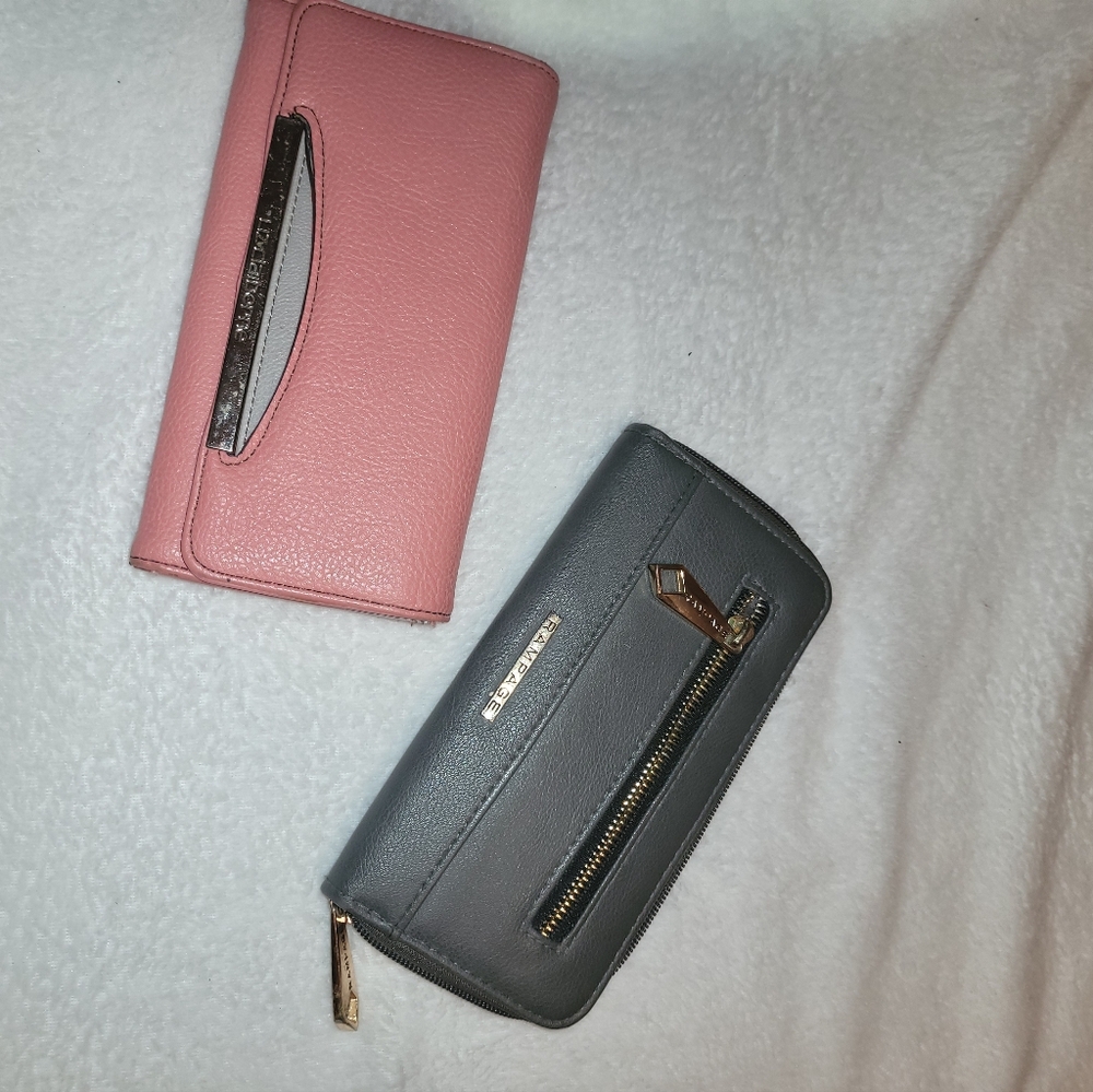 2 wallets